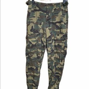 💕Fashion nova camo cargo joggers